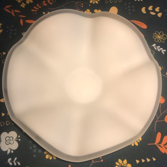 WHITE MATE GLASS WAVY VASE BOWL Plate Vase Flower Shaped 9.5”  MILKY VINTAGE? - Picture 4 of 16